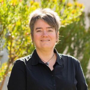 Dr Jeannie Knapp